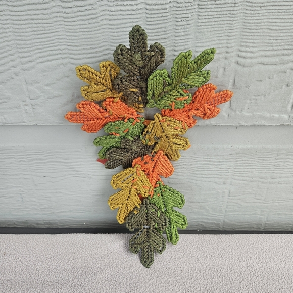 Handmade Plastic Canvas Doorknob Wreath Fall Leaves Hanging Decor Autumn - Picture 4 of 6